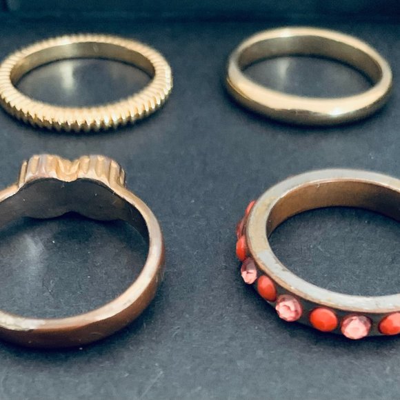 4 Gold & Coral Rings - Picture 5 of 6